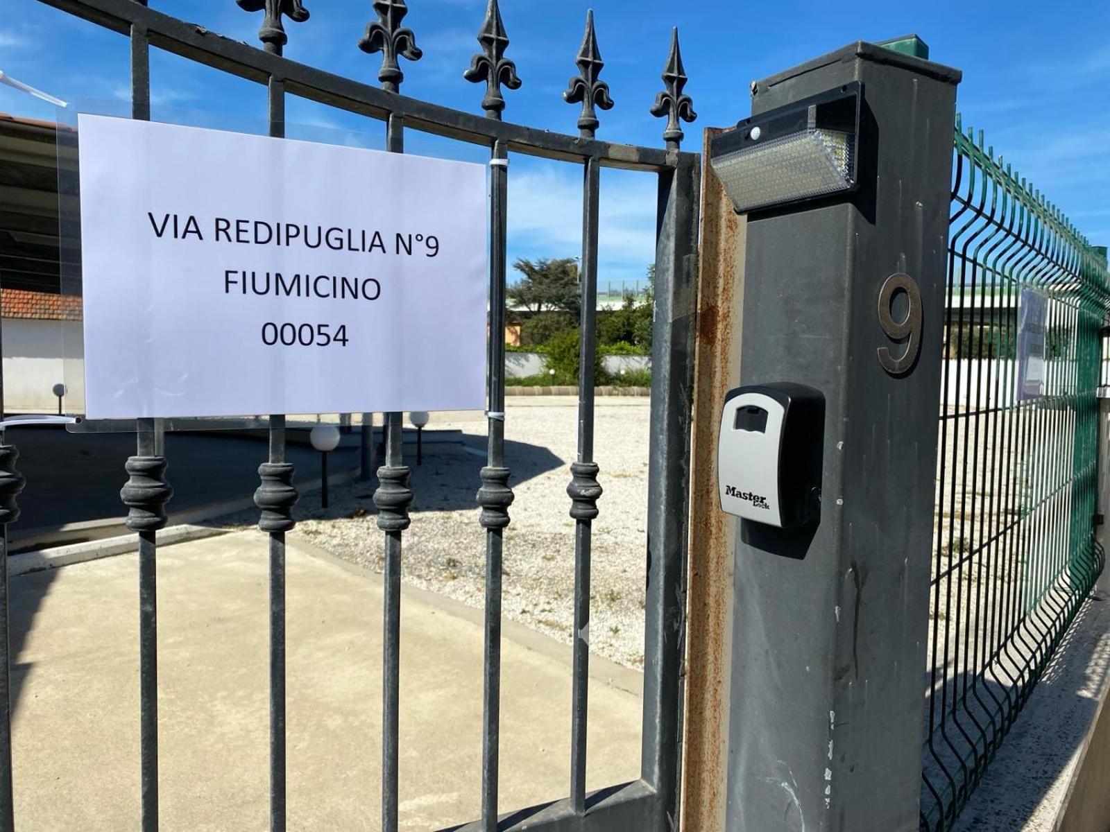 菲乌米奇诺Fcoairporthouse公寓 外观 照片